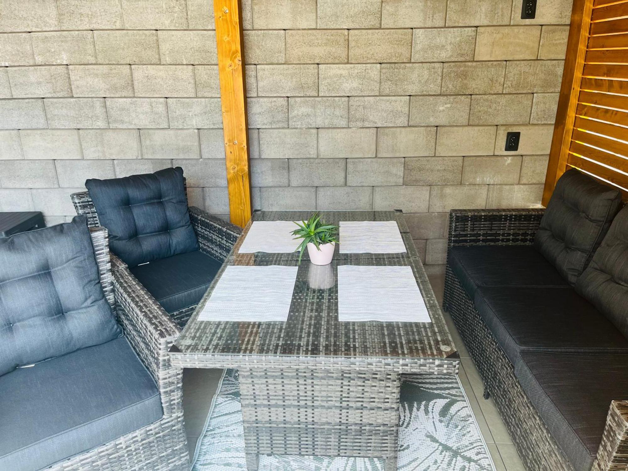 Vila Lemar Wellness & Spa Huncovce エクステリア 写真