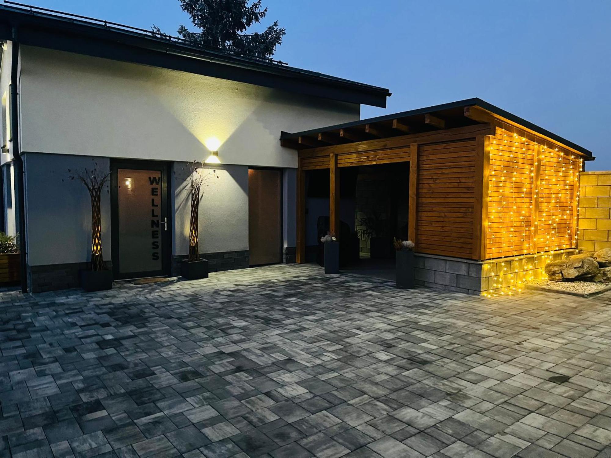 Vila Lemar Wellness & Spa Huncovce エクステリア 写真